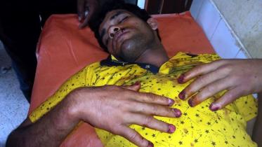 BSF men pull out all fingernails of a Bangladeshi