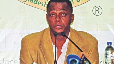 Courtney Walsh 
