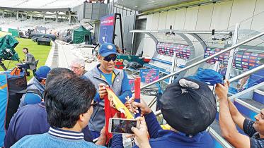 Dhoni.jpg