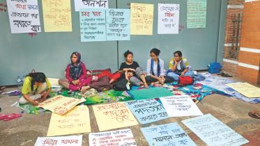  Major panels keep demanding fresh Ducsu polls on fourth day of protest as authorities say no way; hunger strike on