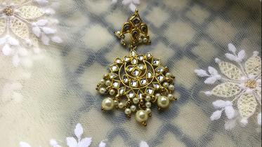 Earring.jpg