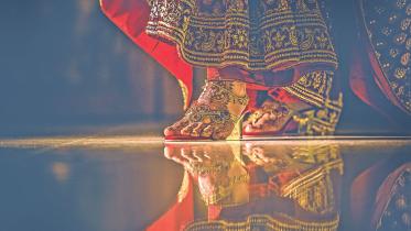 Grooms, prepare!