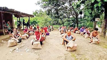 Indigenous-volunteers-help-communities.jpg