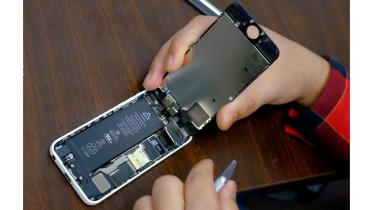 iphone_reuters.jpg