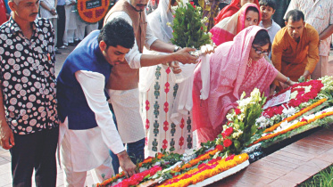 Kazi Nazrul Islam grave.jpg