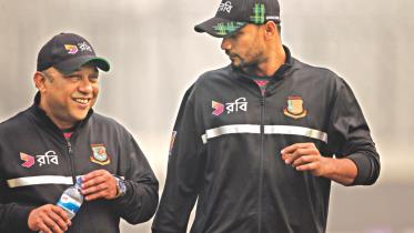 Khaled Mahmud and Mashrafe Bin Mortaza