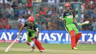 Kohli-De-Villiers.jpg