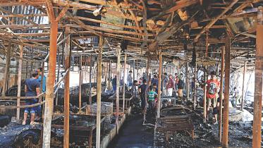 Fire ravages 230 shops  in Malibagh 