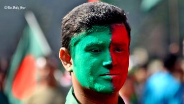 A man painted his face