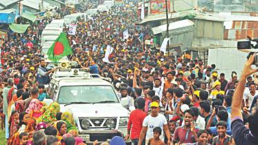 motorcade travelling.