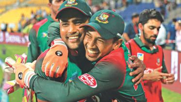 Mushfiqur Rahim-Imrul Kayes