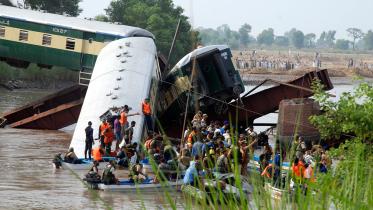 Pak-train-plunge.jpg