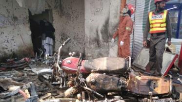 Pakistan-suicide-bombing-1WB.jpg