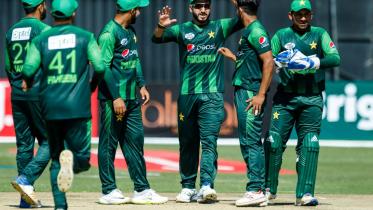 Pakistan team.jpg