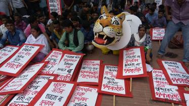 Sit-in programme demanding cancellation of all kinds of agreements including Rampal power plant project. 