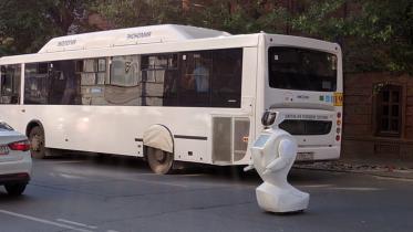 Promobot making its second escape attempt 
