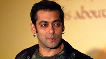 Salman Khan, "raped woman" comment, National Commission for Women (NCW), Maharashtra State Commission for Women (MSCW)