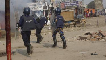 Savar-lead-wb.jpg