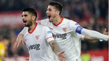 Ever Banega and Sergio Escudero 