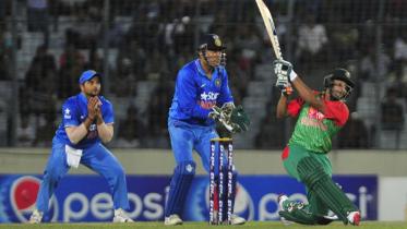 shakib-smashes.jpg-ns.jpg