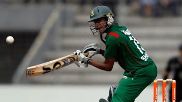 Shakib Al Hasan in action