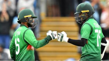 Shakib and Liton.jpg