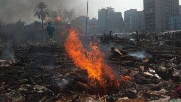 Slum fire-wb.jpg