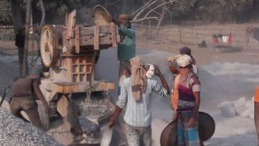 Stone crushing.jpg