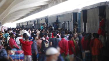 train-wb.jpg
