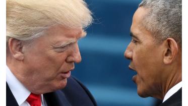 US President Barack Obama (R) greets President-elect Donald Trump