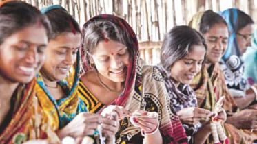 To help women entrepreneurs, men should first change themselves 