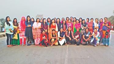 women travel 1.jpg