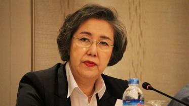 Yanghee Lee,