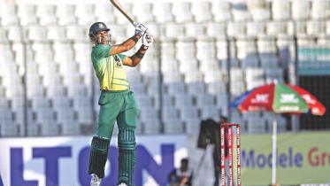 Semi heroics from Ziaur, Forhad