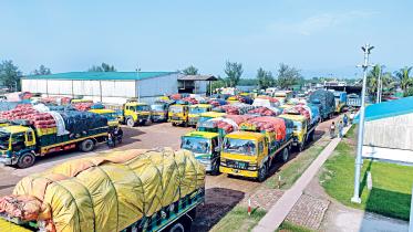 Trade with Myanmar thru Teknaf comes to a halt