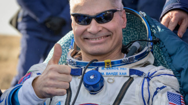 astronaut_record_breaking_space_flight.jpg