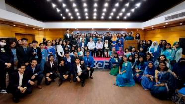 brac_university_business_and_economics_forum_members_with_the_honourable_speakers_and_guests_.jpg