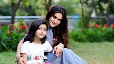 mithila_and_ayra.jpg