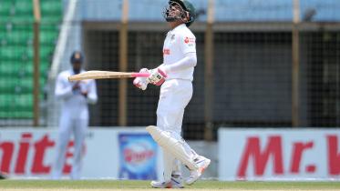Mushfiqur Rahim first Bangladeshi to reach 5000 Test runs