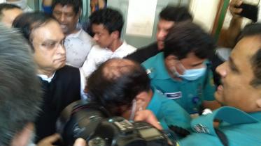 Haji Salim surrenders in court, Haji Salim sent to jail