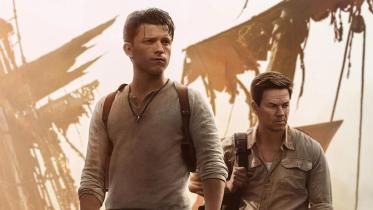 Uncharted movie scene with Tom Holland and Mark Wahlberg.