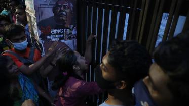 Sumon Sheikh’s death in police custody has triggered a number of questions about the police’s role. One of the basic features of any detention facility should be ensuring that the detainees get no scope to inflict self-harm. How, then, was Sumon able to d