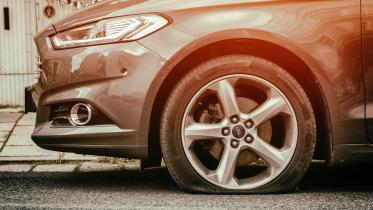 How to change flat tyre for dummies