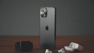 apple charger.jpg