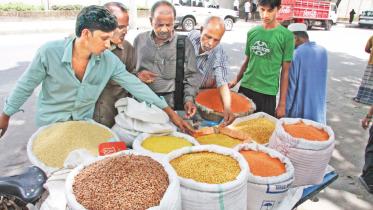 Inflation declines for fourth month, but still 8.71%