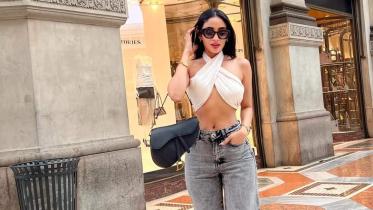 Tangia Zaman Methila wins award for Best International Female Model 