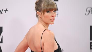 Taylor Swift to make film directorial debut 