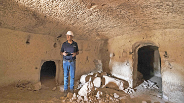 tomb.jpg