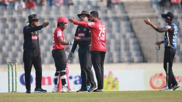 shakib_get_into_field.jpg