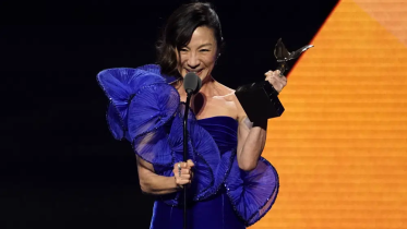 Before Oscars, ‘Everything Everywhere’ sweeps Spirit Awards